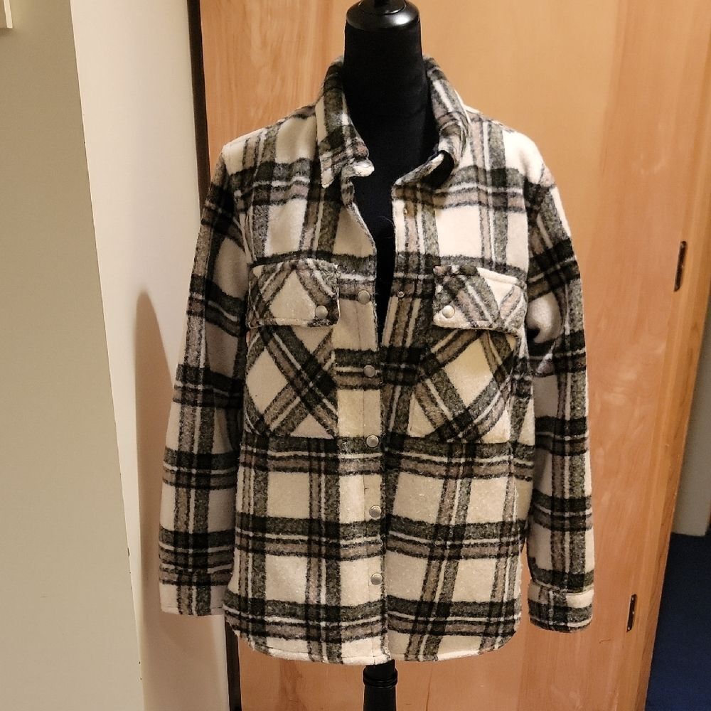 Blank NYC Black and Cream Plaid Flannel Shacket Sz Large